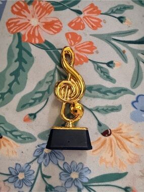 Mini Brands Rare Accessories- Gold Trophy